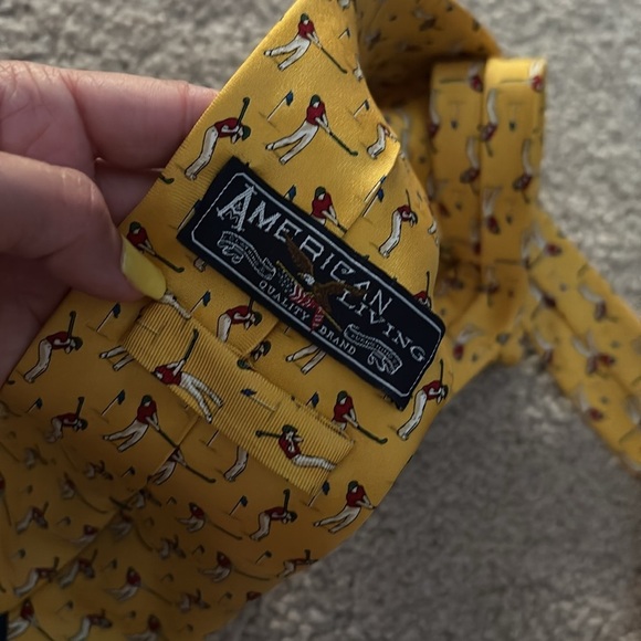 American Living: Golf Tie 100% Silk - Picture 4 of 5